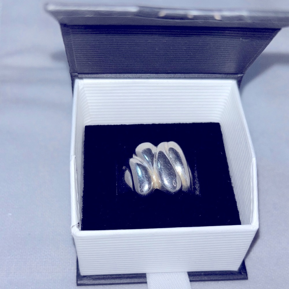 Chic Sterling Silver Women's Ring